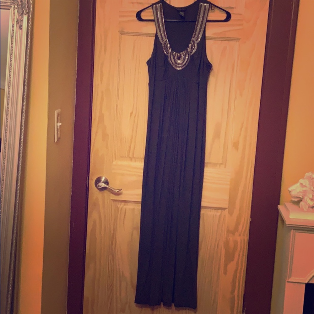 Green maxi dress with mosaic collar
